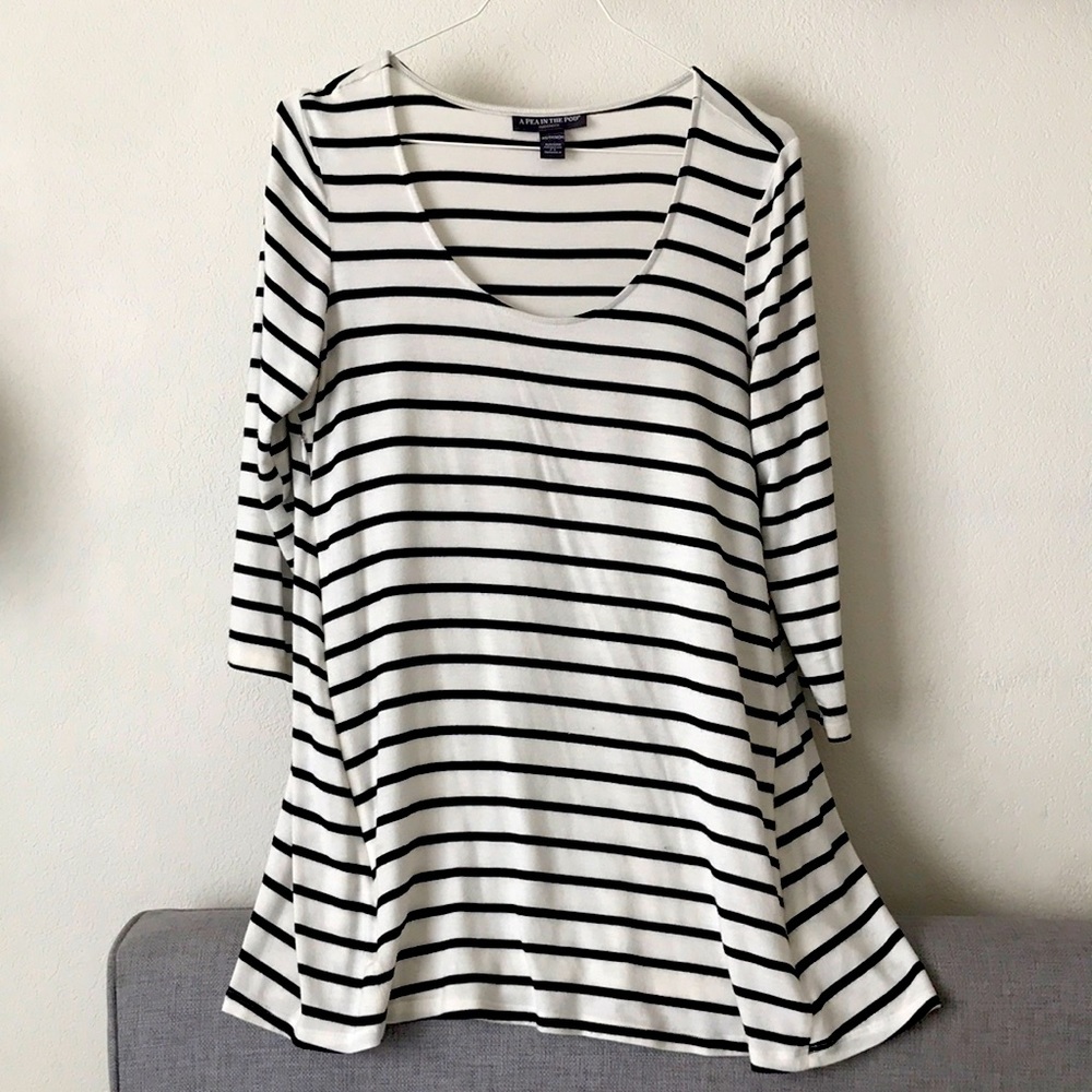 Striped 3/4 sleeve nursing shirt